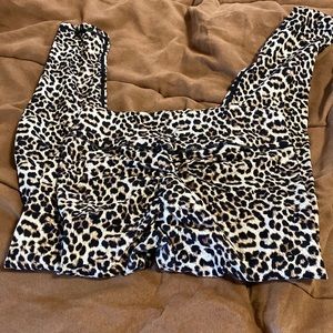 Zyia leopard scrunch butt - never worn 8-10